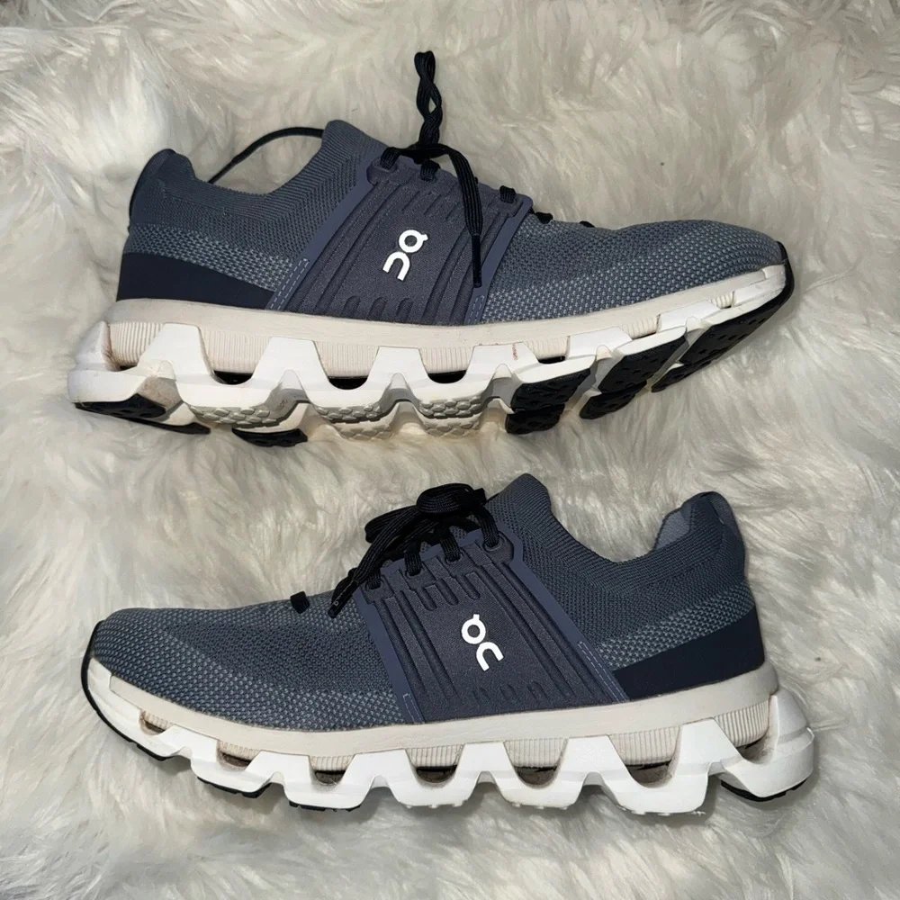 On Running Shoe Cloudswift 3 in blue and white - Picture 8 of 14